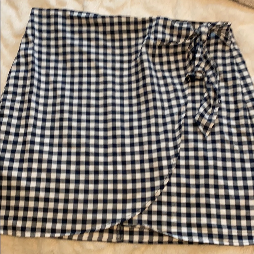 Loft navy/creamy white checked skirt - NWT